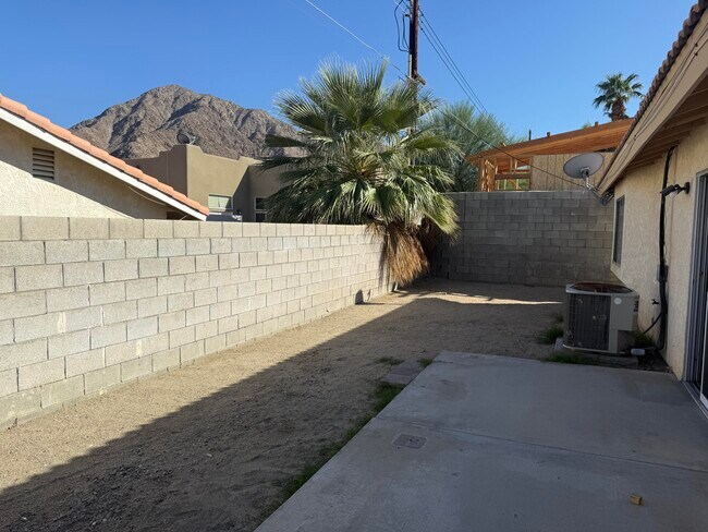 Building Photo - 53620 Avenida Velasco