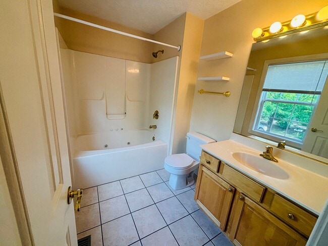 Building Photo - 385 Oak Tree Blvd NW