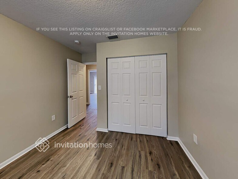 Building Photo - 17035 SW 145th Ave