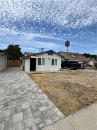 Building Photo - 9013 Oneida Ave