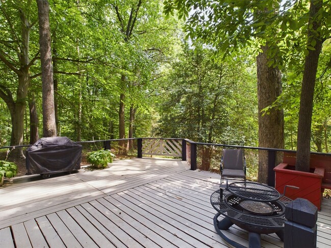 Building Photo - 5301 Bemiss Ct