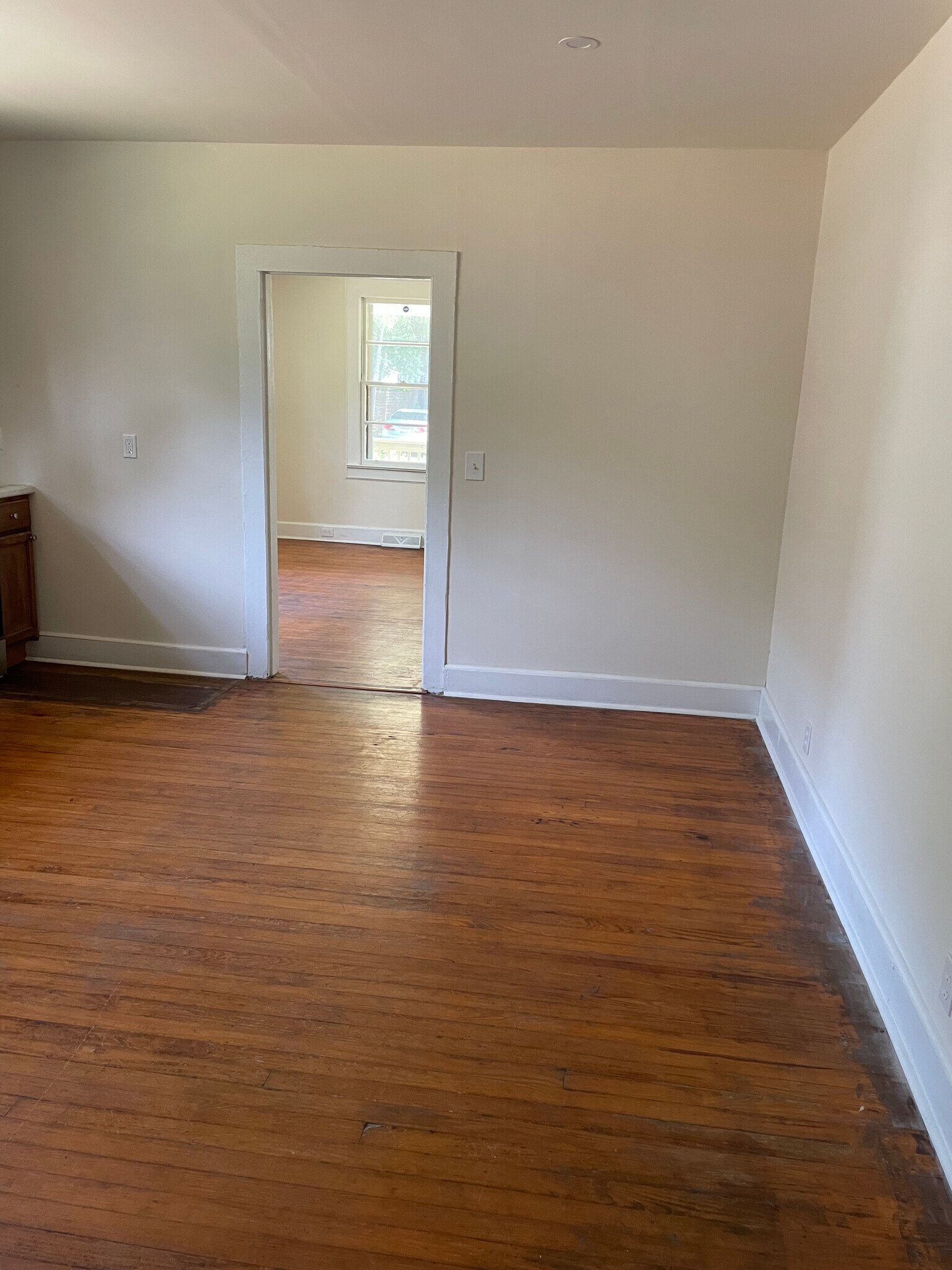 Building Photo - 298 Werts St
