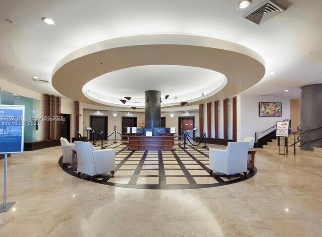 Building Photo - 1500 Bay Rd