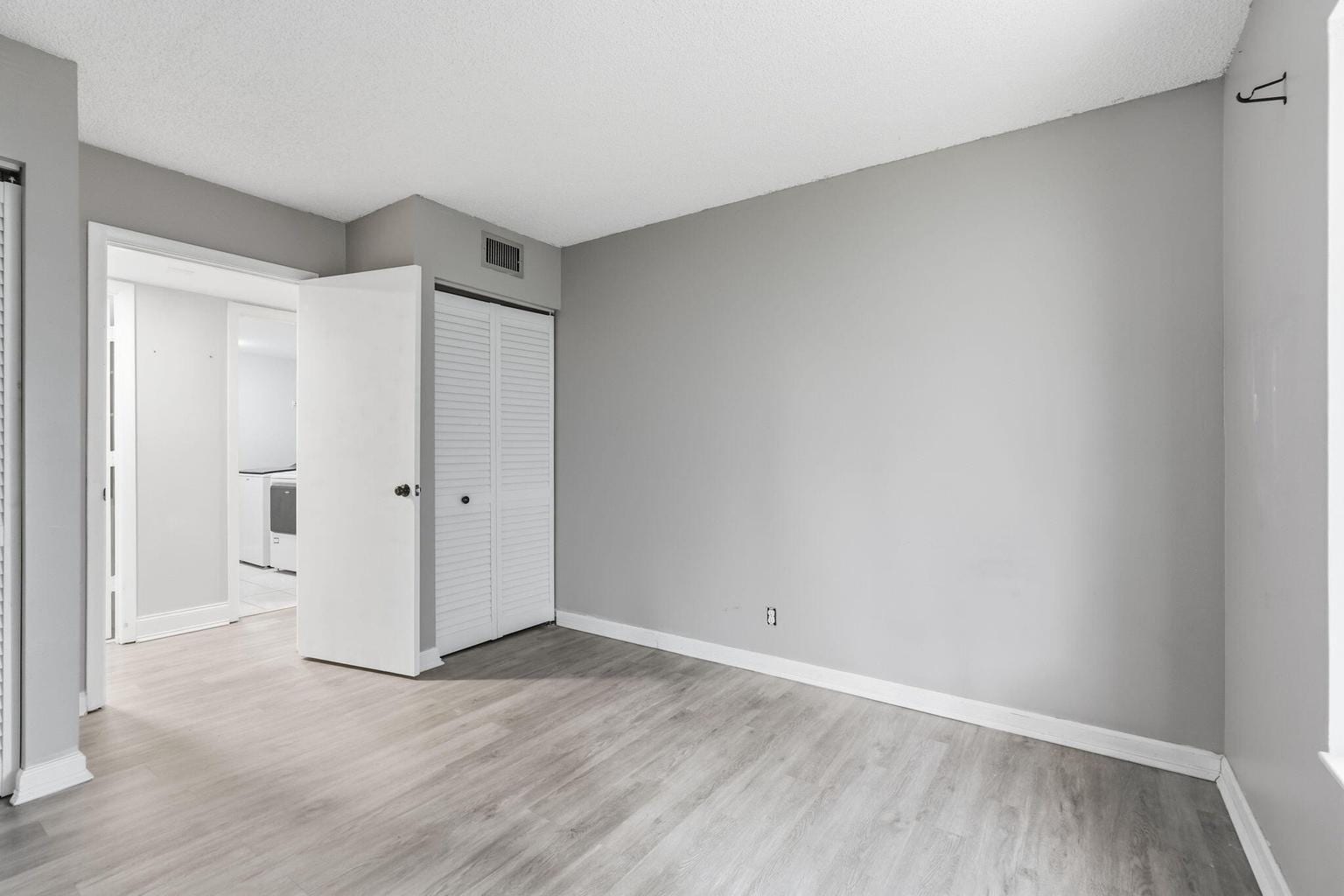 Building Photo - 1104 Green Pine Blvd