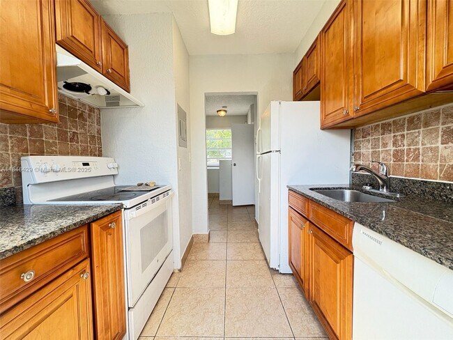 Primary Photo - 2525 N 23rd Ave