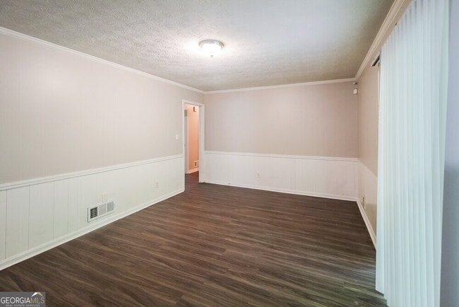 Building Photo - 7006 Knollwood Dr