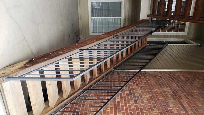 Building Photo - 8422 S Upham Way