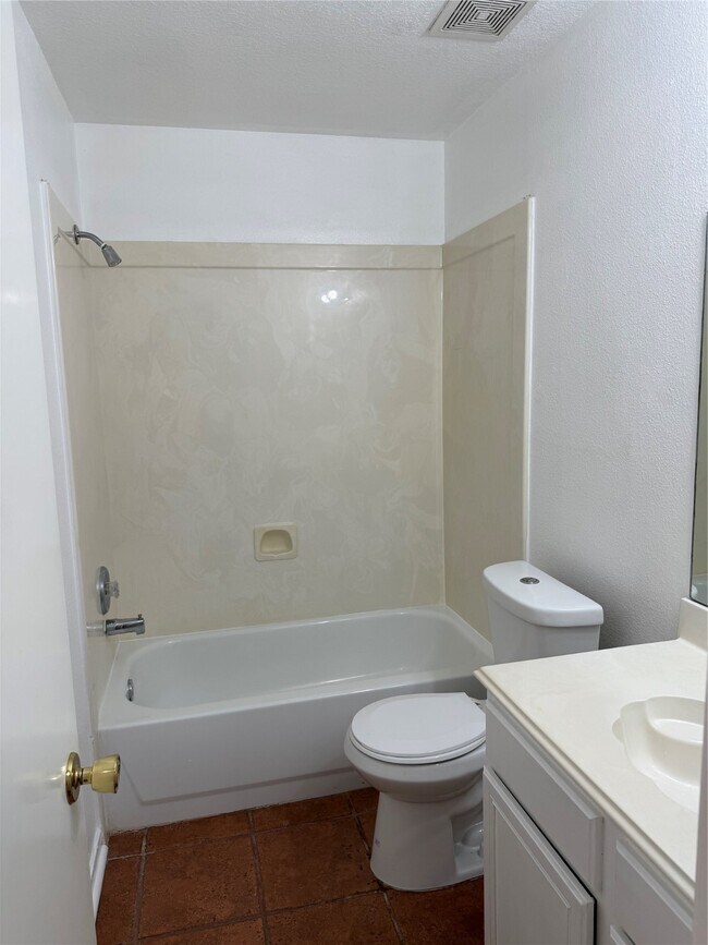 Building Photo - 2314 Clear Ridge Dr