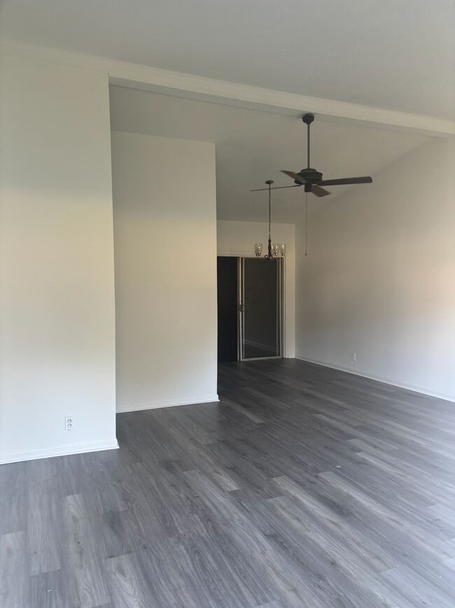 Building Photo - 4139 Buckner Ave