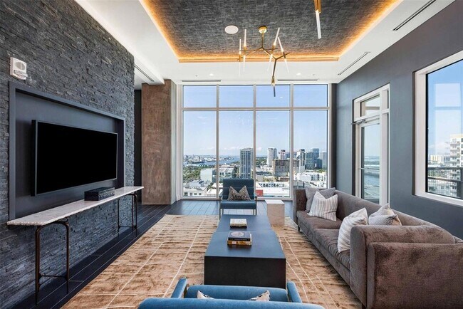 Building Photo - 601 N 12th St