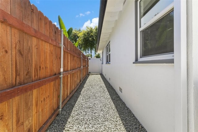Building Photo - 404 Adlena Dr