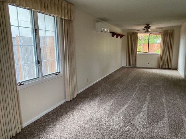 Building Photo - DECEMBER RENT FREE!