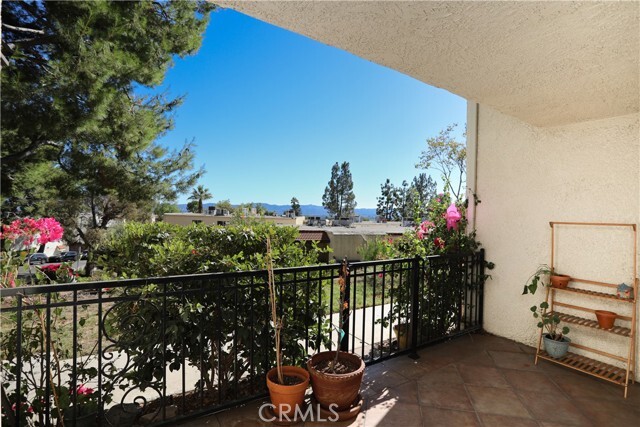 Building Photo - 9402 Vía Yolanda