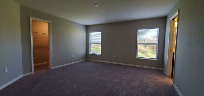Building Photo - 4-Bedroom, 2-Bathroom in Villamar/Winter H...