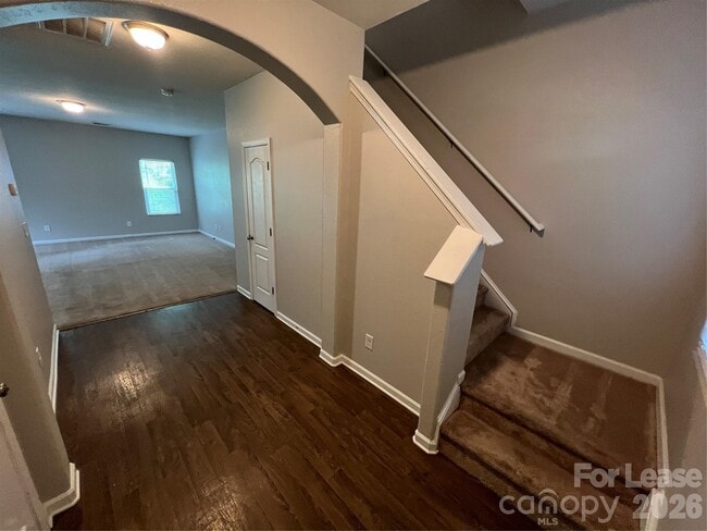 Building Photo - 8240 Paw Valley Ln