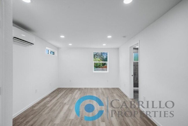 Building Photo - 2527 Tuberose St