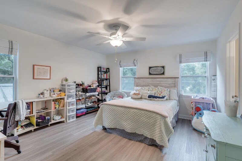 Building Photo - 624 W 7th Ave