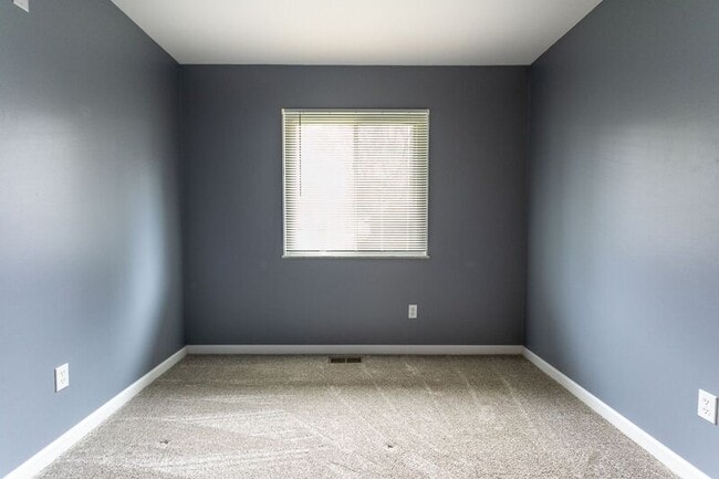 Building Photo - 4759 Arnold Ave