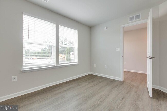 Building Photo - 1941 Barolo Blvd
