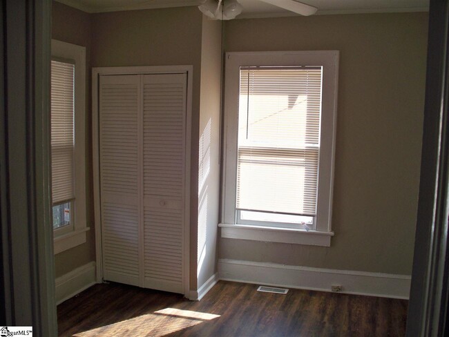 Building Photo - 308 Beechwood Ave