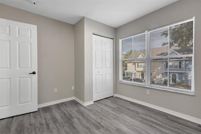 Building Photo - 4002 Venetian Bay Dr