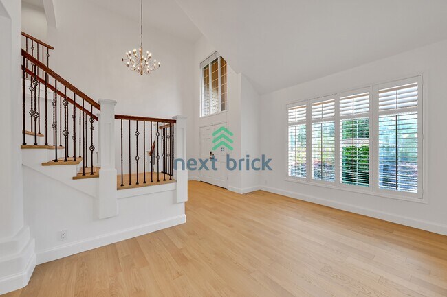 Building Photo - Beautiful Bellevue Single Family Home with 4 Beds + Bonus Room+ Den For Rent