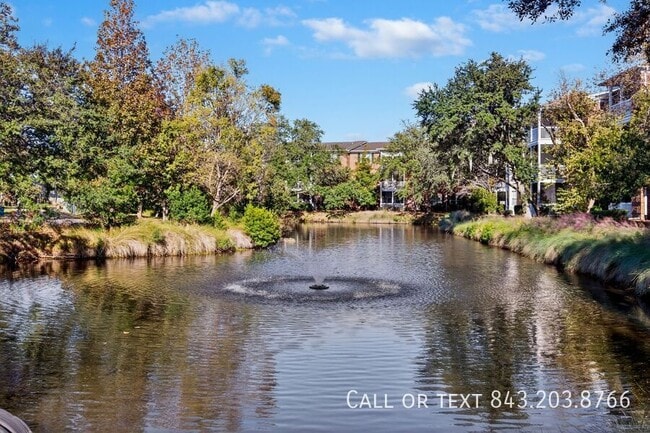Building Photo - 1589 Cambridge Lakes Dr