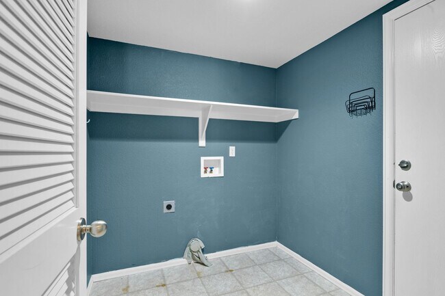Building Photo - Beautiful home with 4 bedrooms, 2 1/2 bathrooms, 3-car garage in cul-de-sac available for $2,350