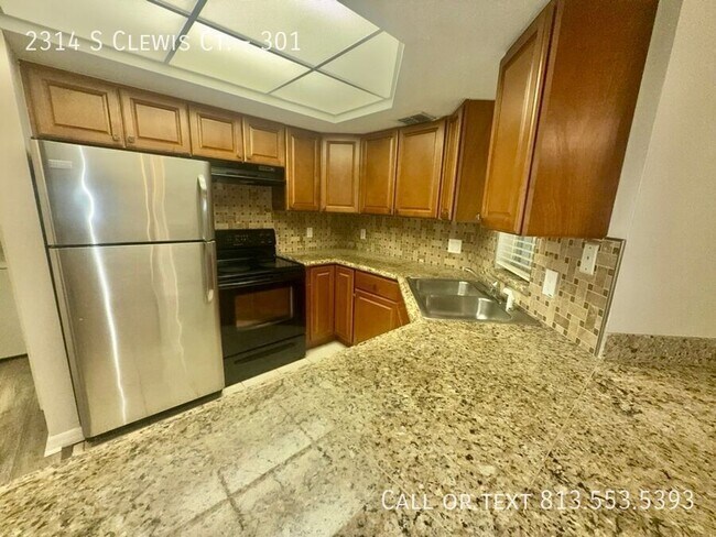 Building Photo - 2314 S Clewis Ct