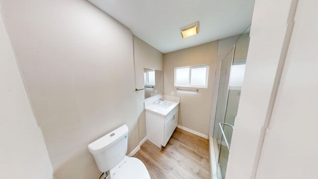 Building Photo - Comfortable 4 Bed 2 Bath House!!