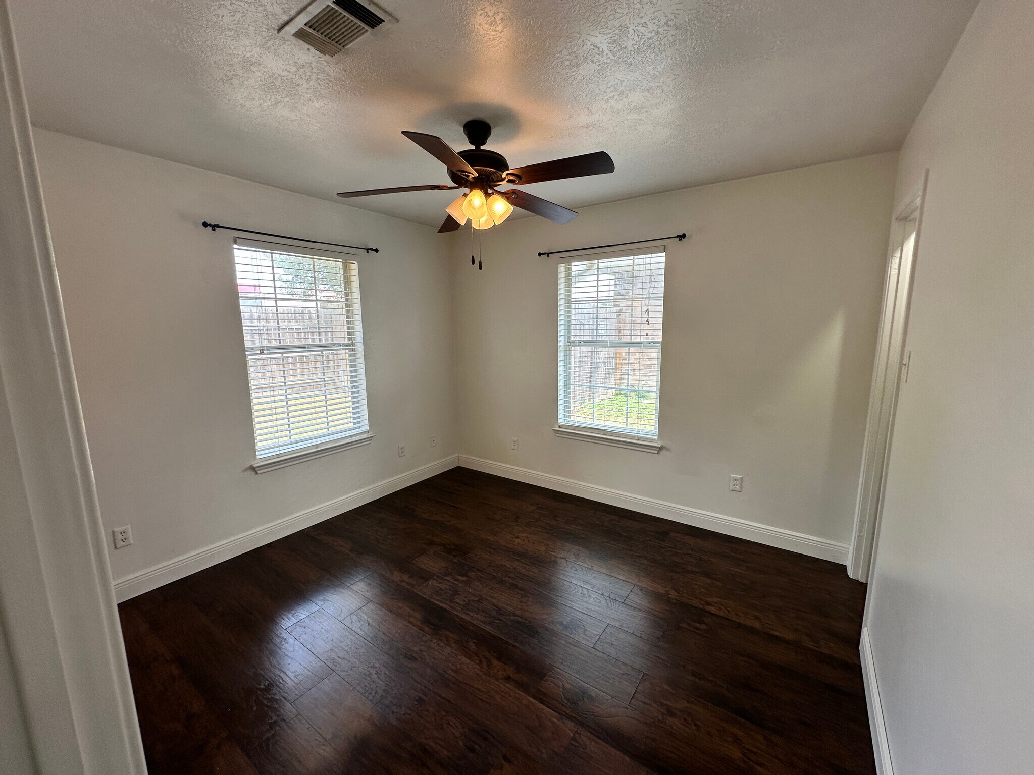 Building Photo - 1904 Sbisa Way