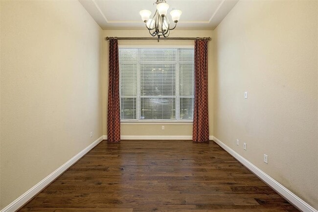Building Photo - 211 Lake Como Dr