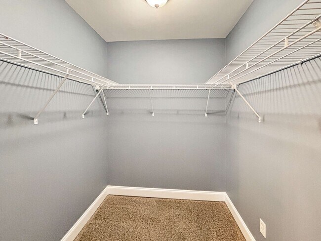 Building Photo - BEAUTIFUL Property in Marietta!