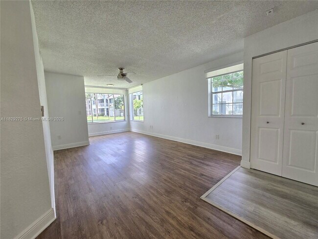 Building Photo - 2890 N Oakland Forest Dr