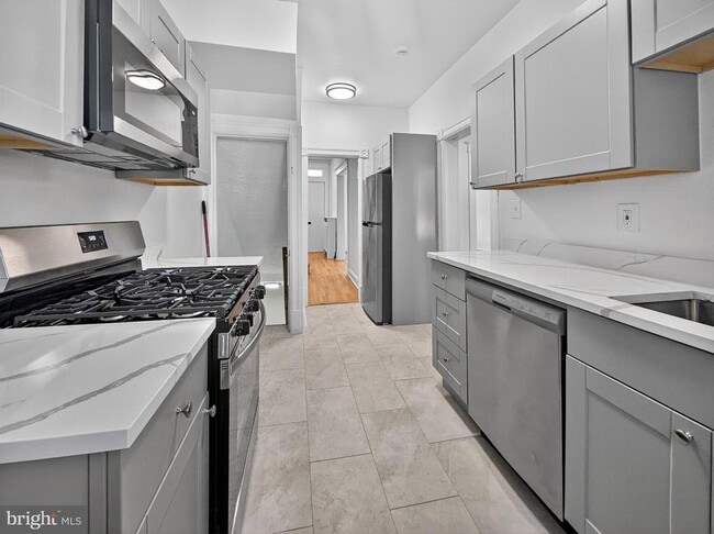 Building Photo - 138 Bryant St NW