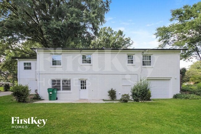 Building Photo - 5412 Hilltop Cir