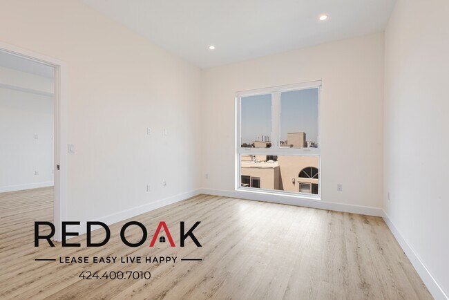 Building Photo - 1237 S Holt Ave