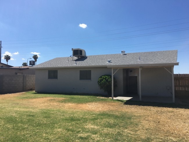 Building Photo - 5725 N 71st Ave