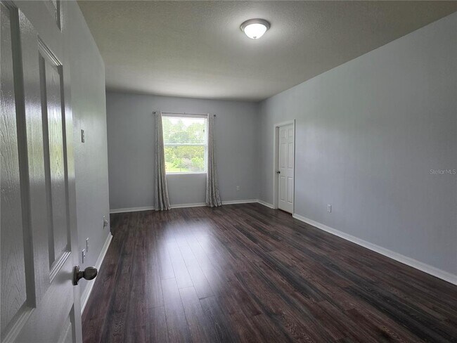 Building Photo - 4939 Autumn Ridge Dr
