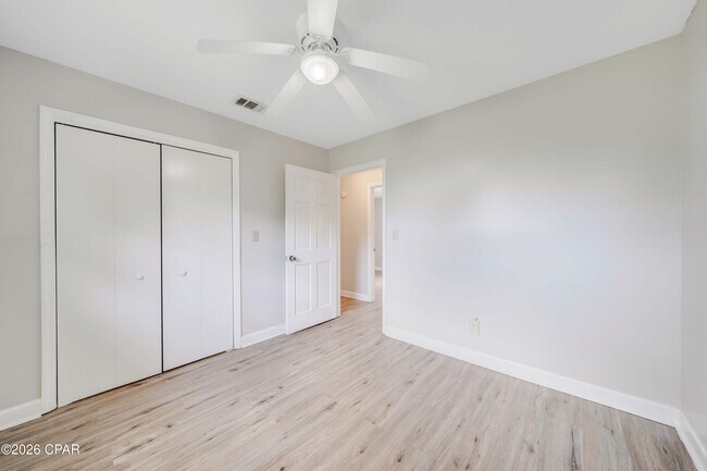 Building Photo - 404 Missouri Ave