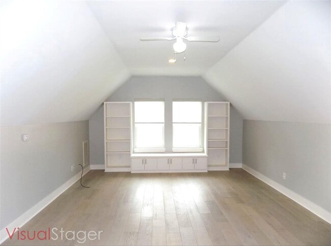 Building Photo - 4254 Bissonnet St