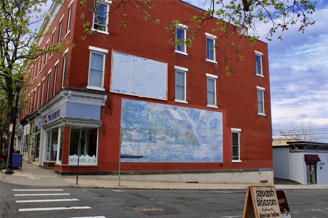 Building Photo - 13 S Broadway