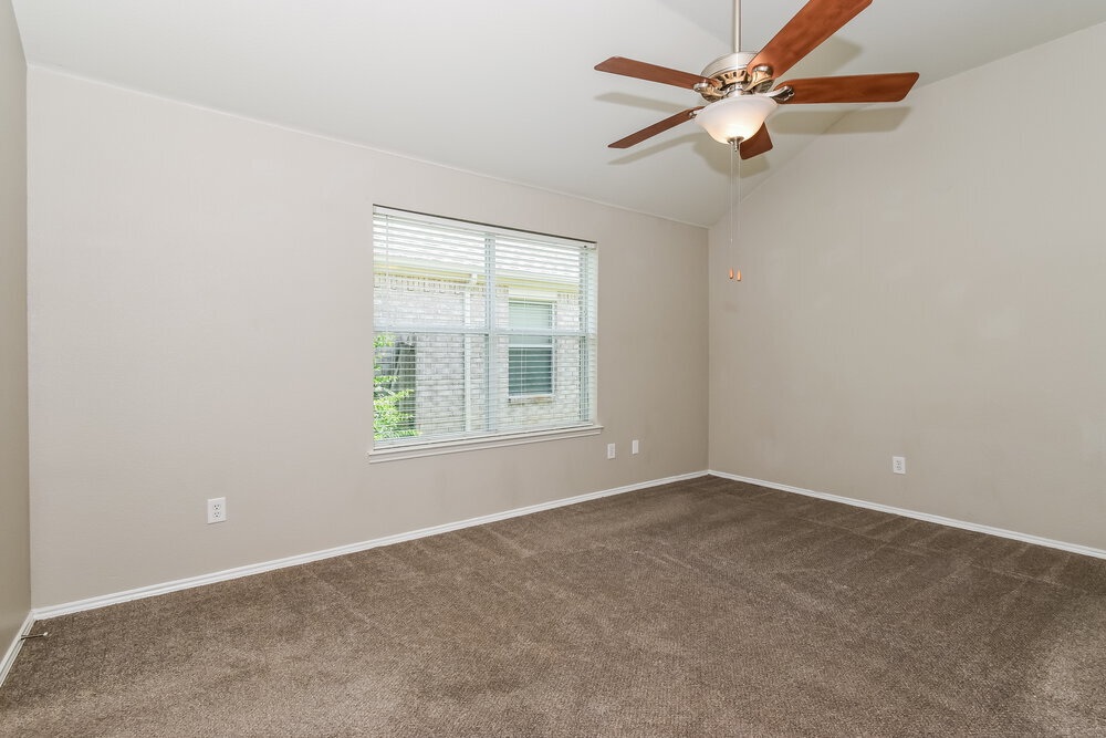 Building Photo - 1328 Riviera Dr