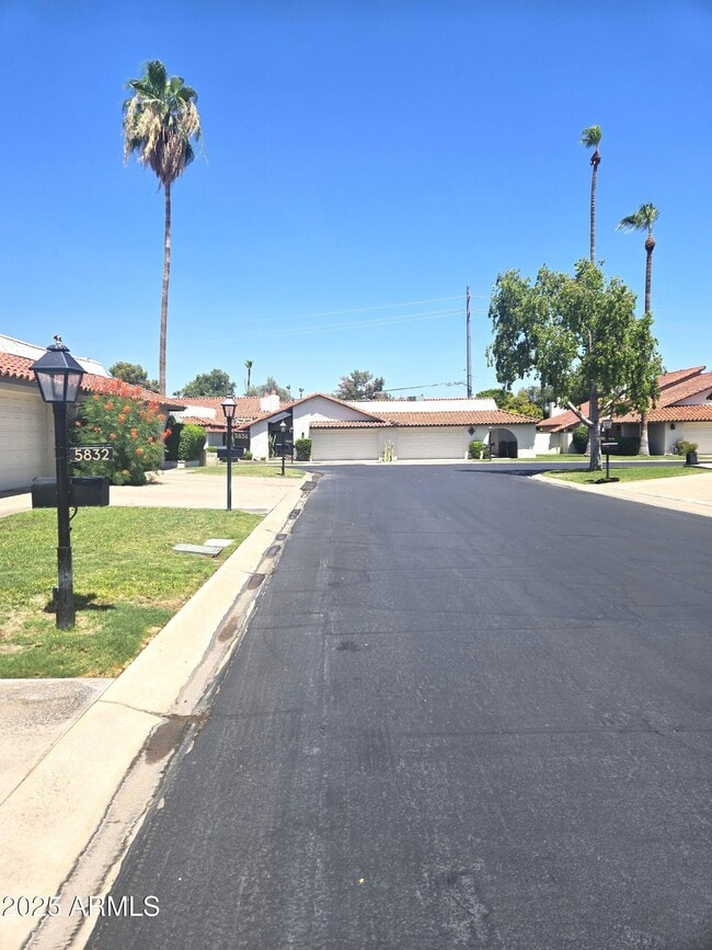 Building Photo - 5832 N Scottsdale Rd