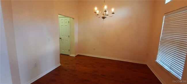 Building Photo - 9 Elder Ct W