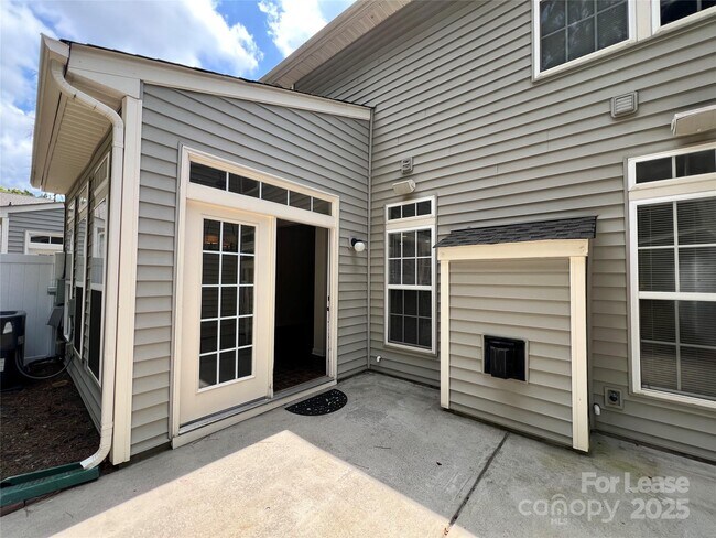 Building Photo - 132 Cypress Landing Dr