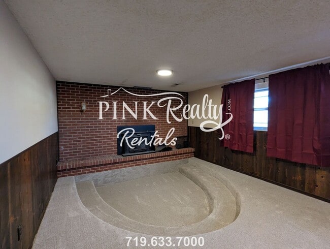 Building Photo - 4025 Cantrell Dr