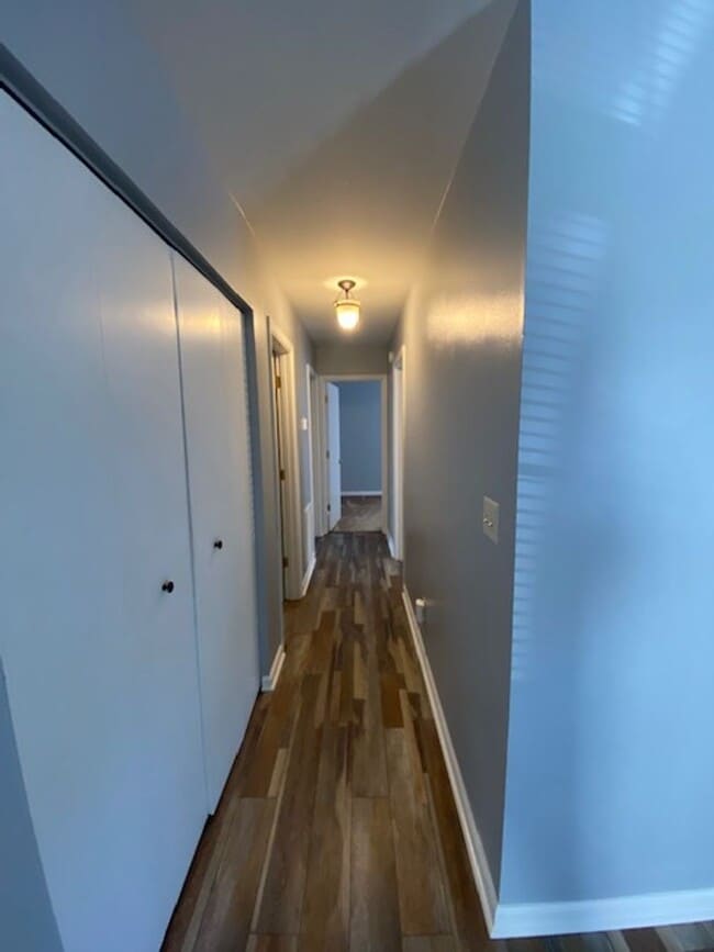 Building Photo - Rural & Adorable Rancher for Rent on large lot!