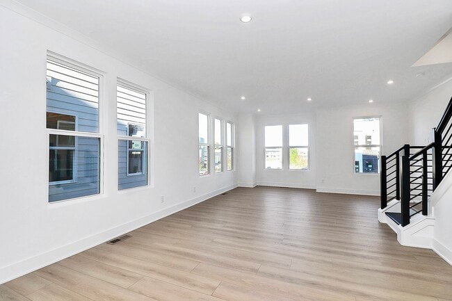 Building Photo - 5027 Duchess Dr