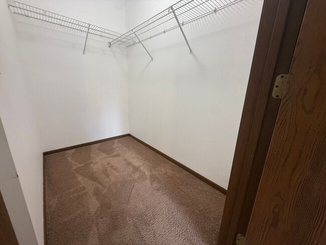 Building Photo - 2-Bedrom Condo Apartment in Broadview Hts!!